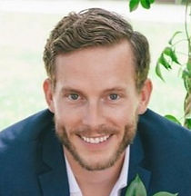 linkedin headshot_edited.jpg