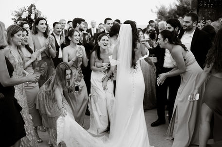 Natural documentary wedding photography style