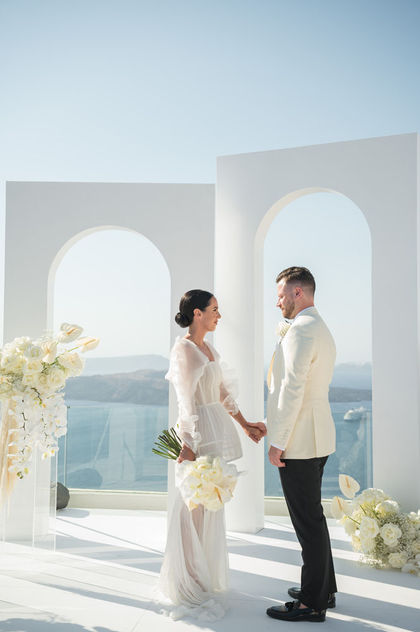 Luxury editorial wedding photographer Santorini | top Santorini wedding photographer |  luxury El Viento wedding photographer | Luxury editorial El Viento wedding photos | Luxury Santorini wedding photos | Luxury candid Santorini Wedding Photographer 