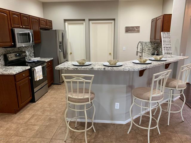 Kitchen 5.jpg