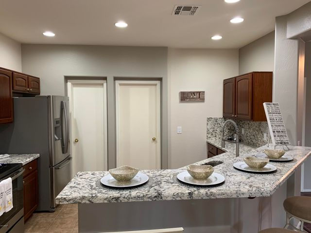 Kitchen 4.jpg