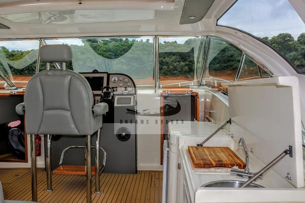 Miniatura: Catamarã 390