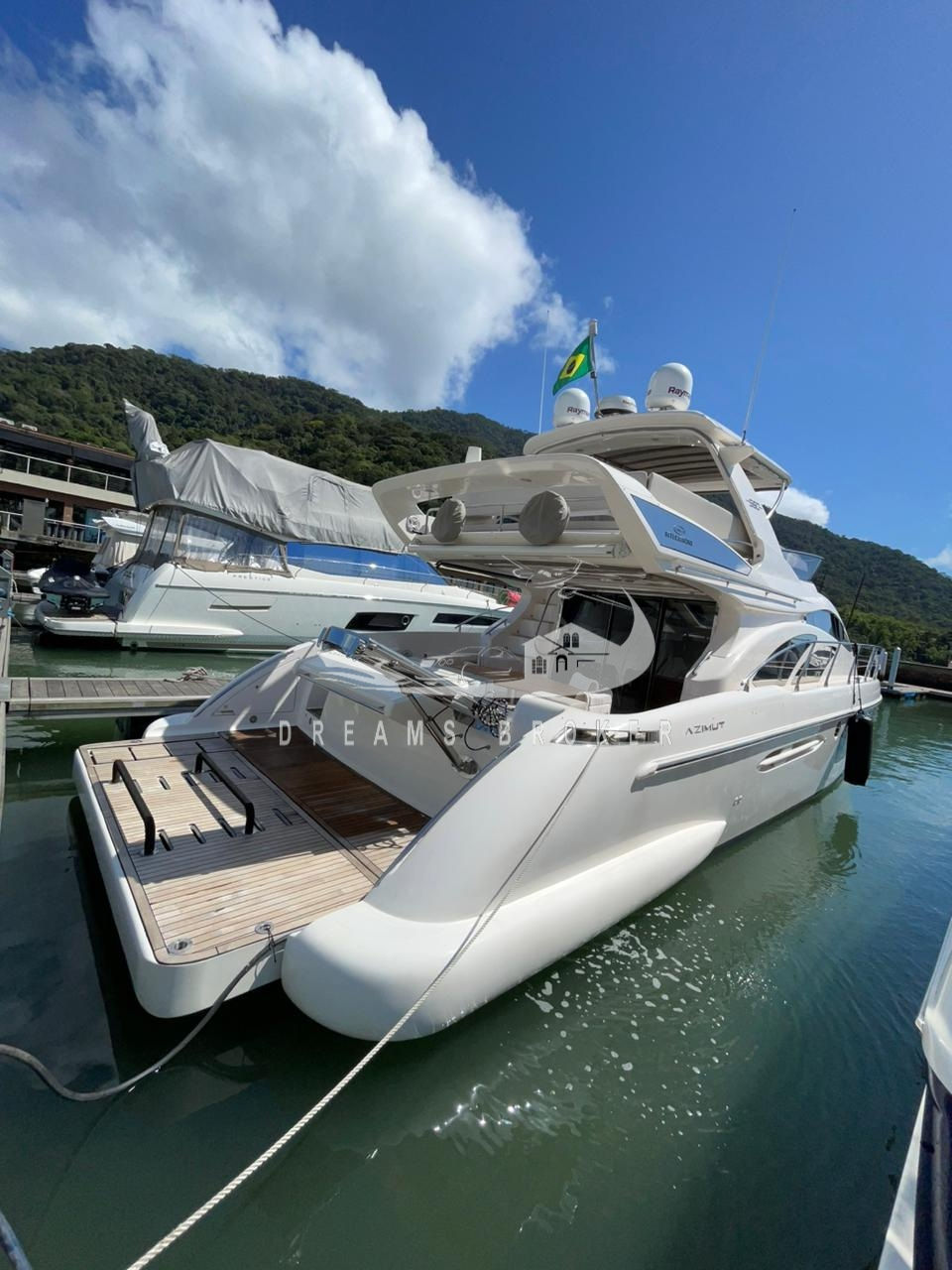 Miniatura: Intermarine Azimut 560