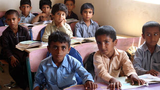 پیامدهای منفی آموزش به زبان نامادری