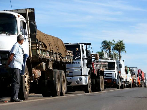 Caminhoneiros falam em nova greve após mais um aumento no preço do combustível