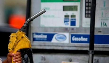 Gasolina cai mais 2,5% pela 11ª semana