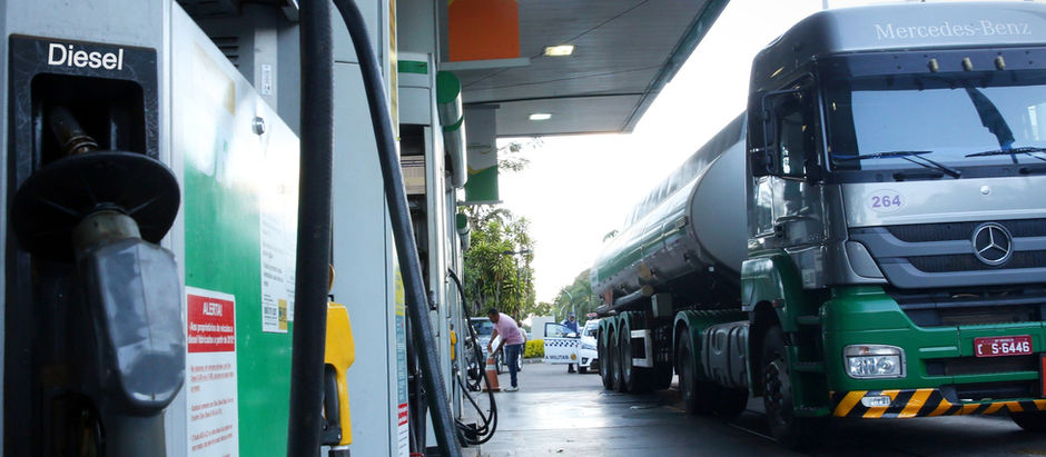 Diesel fica 8,87% mais caro a partir de hoje e Governo pretende evitar greve