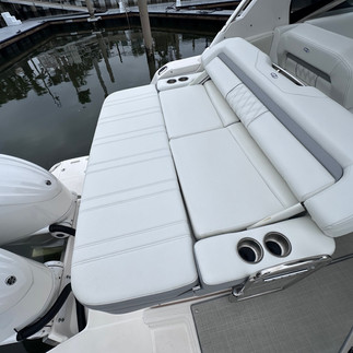 2024 Regal 33 XO Aft Sun Pad and Bench
