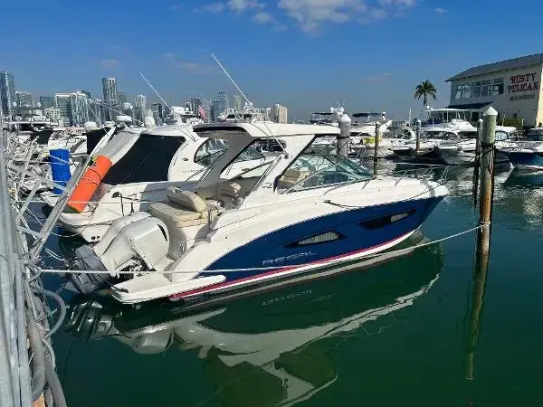 2020 REGAL 33 XO | Regal Boats of Tampa Bay