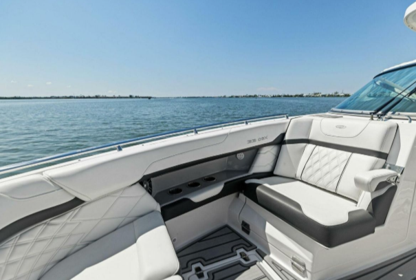 Thumbnail: 2022 Regal 33 OBX With Twin Yamaha F300 with Seakeeper