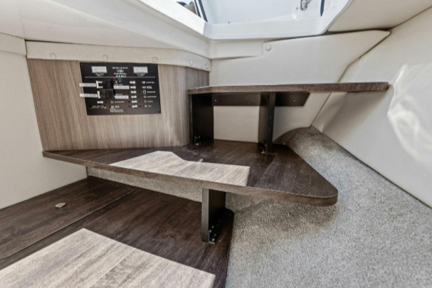 2022 Regal 33 OBX Cabin
