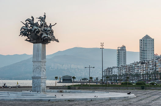 tree-of-the-republic-statue-at-gundogdu-square-bet-2025-07-22-21-20-52-utc.jpg