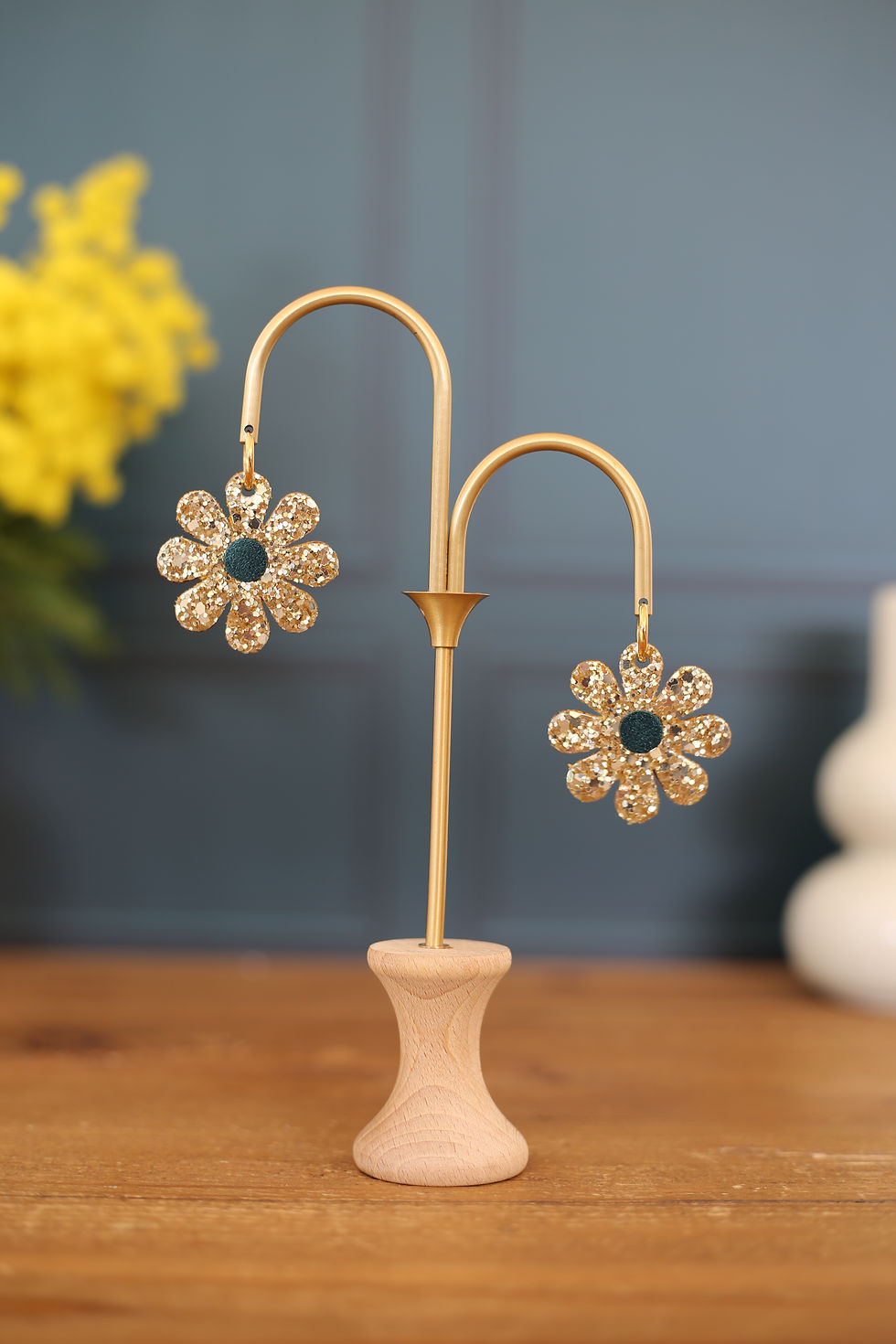 Miniature : Boucles d'oreilles maxi fleurs Les charmeuses : cuir et acier inoxydable