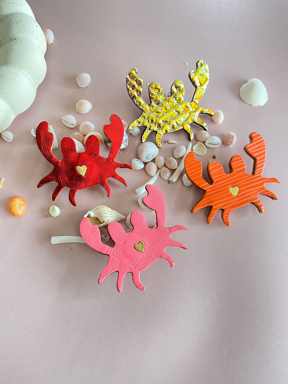 Miniature : Broche Crabe "J'en pince pour toi" : cuir et métal doré