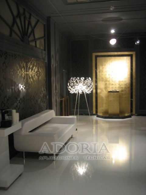 autonivelante epóxico , piso epoxico blanco alto brillo porcelanico liquido