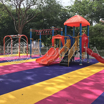 Piso de caucho reciclado amortiguante para parques infantiles en México, Monterrey, Guadalajara, Puebla, Mérida y todo México