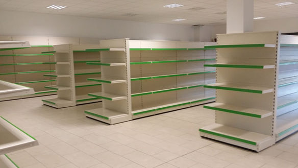 Mobilier commercial sur mesure – Rayonnages adaptés à vos besoins