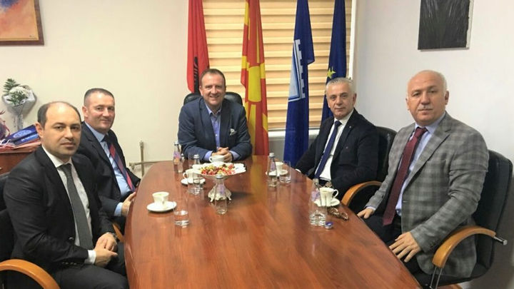 Vizyon Heyeti Gostivar Belediye Başkanı Arben Taravari'yi Ziyaret Etti