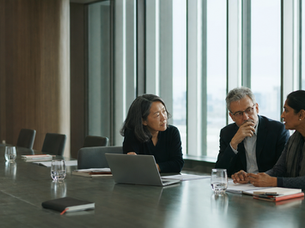 Leading Through Contraction and Reinvention: The New Reality of Global Organizations