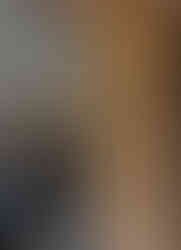 lampadari in cristallo colorato Made in italy fatti a mano esposti in vetrina