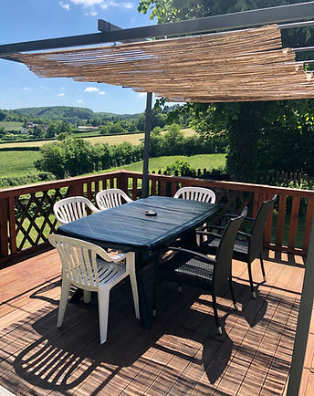 MAISON DE LOCATION TERRASSE 3.jpg