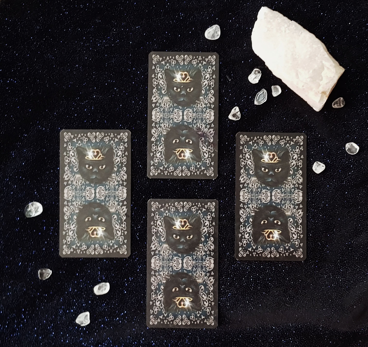 Trải Bài Tarot: Tính cách nổi bật của tôi là gì?