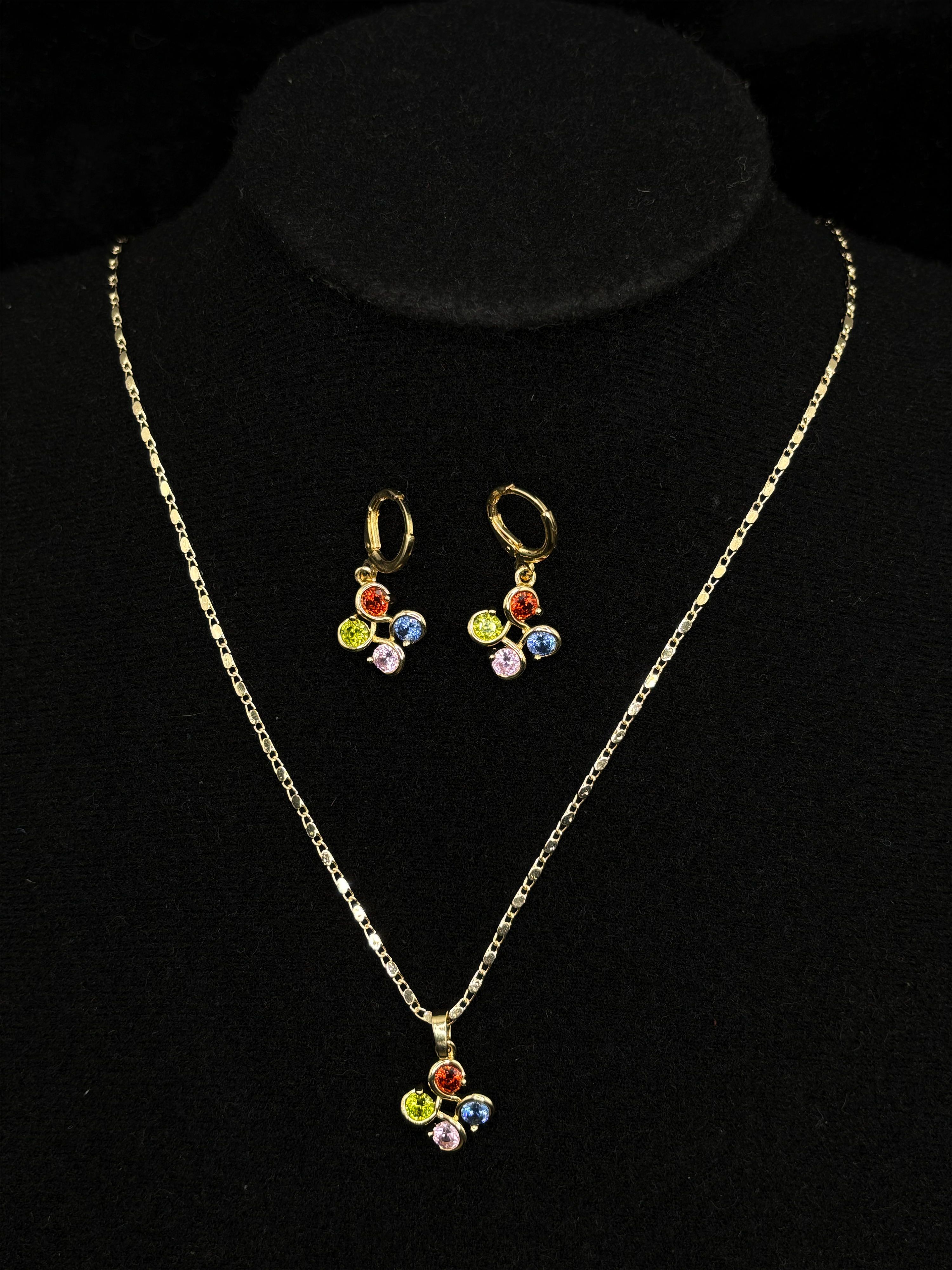 Collar y Aretes Flor