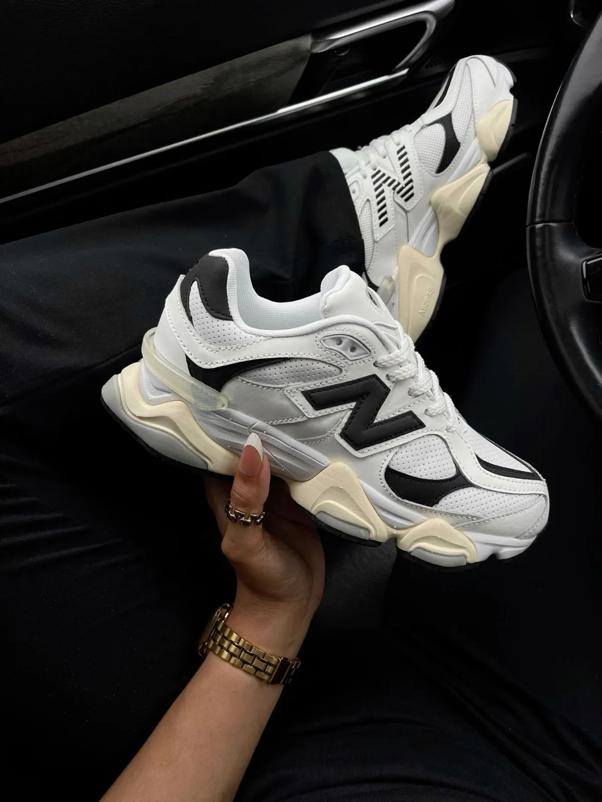 NEW BALANCE 9060