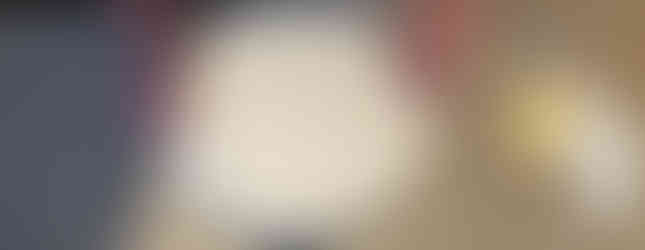 Push the dough to the edges all around the pan.