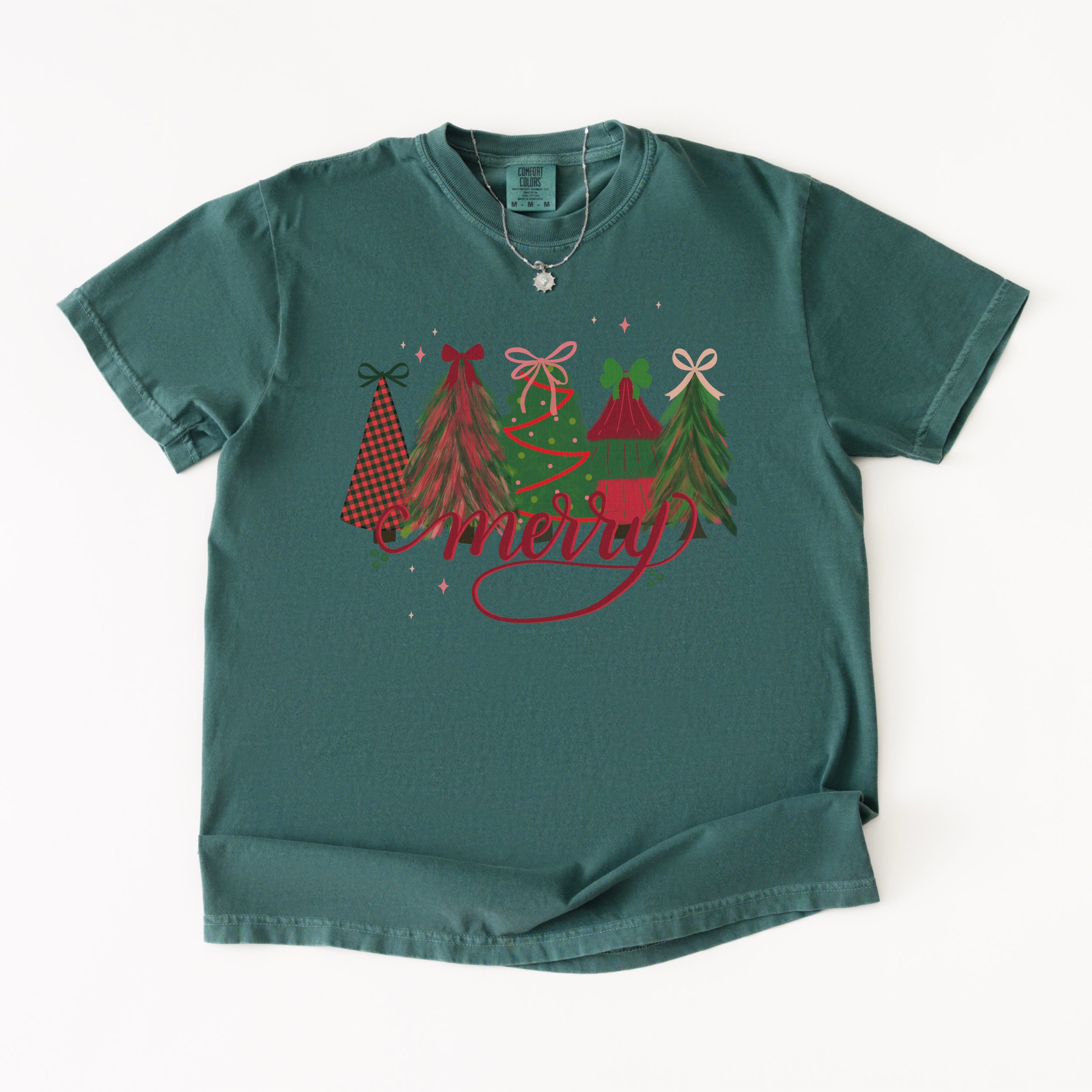 MERRY comfort colors T-Shirt with painted Christmas trees and coquette bows
