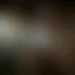 守口市事例：施工前の床が瓦礫で埋まり、天井や壁がひどく破損したキッチンダイニング