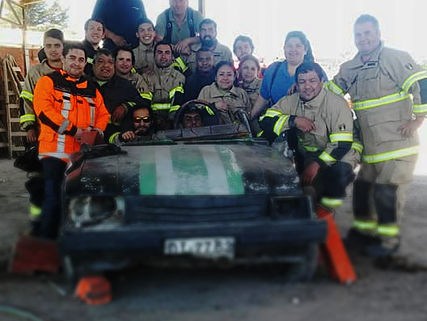LA PRIMERA COMPAÑIA CAPACITA A SUS VOLUNTARIOS EN TECNICAS DE ESTABILIZACION DE VEHICULOS Y EXTRICAC
