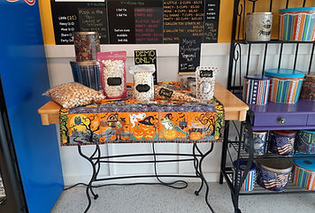 Halloween table popcorn.jpg