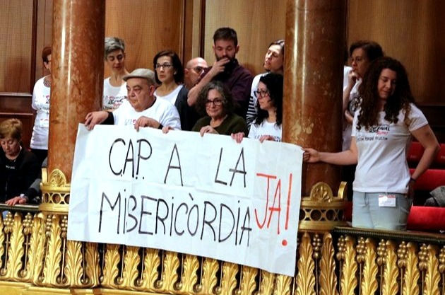El Raval es mobilitza per un CAP digne
