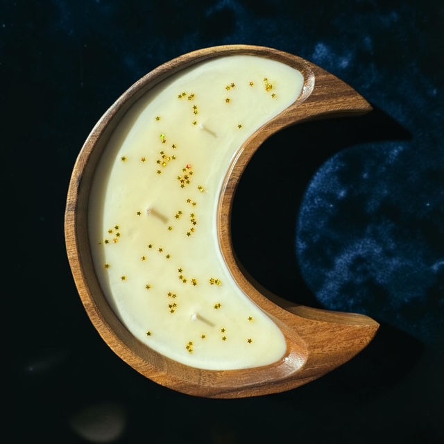 Thumbnail: Crescent Moon Candles