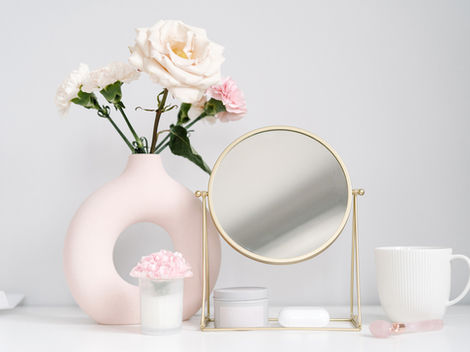 Top 6 Best Feminine Stock Photo Resources