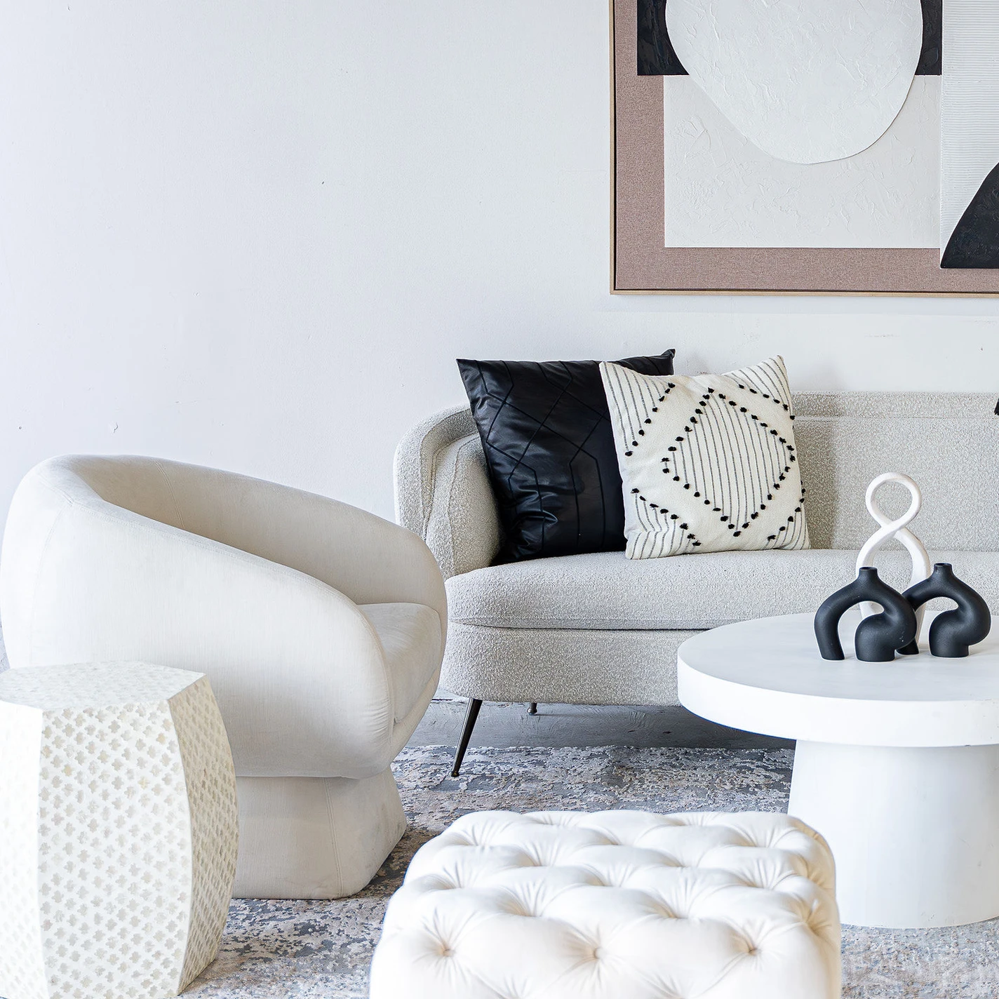 white neutral vignette