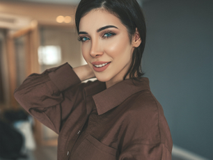 Redefining Beautiful: What A Beautiful Woman Is Not (Excerpt)