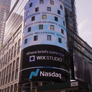 Bella & Bloom Shines Bright On The Nasdaq Tower In Times Square