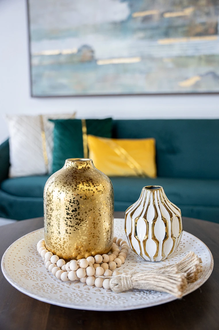 woodsy feel tabletop accent pieces
