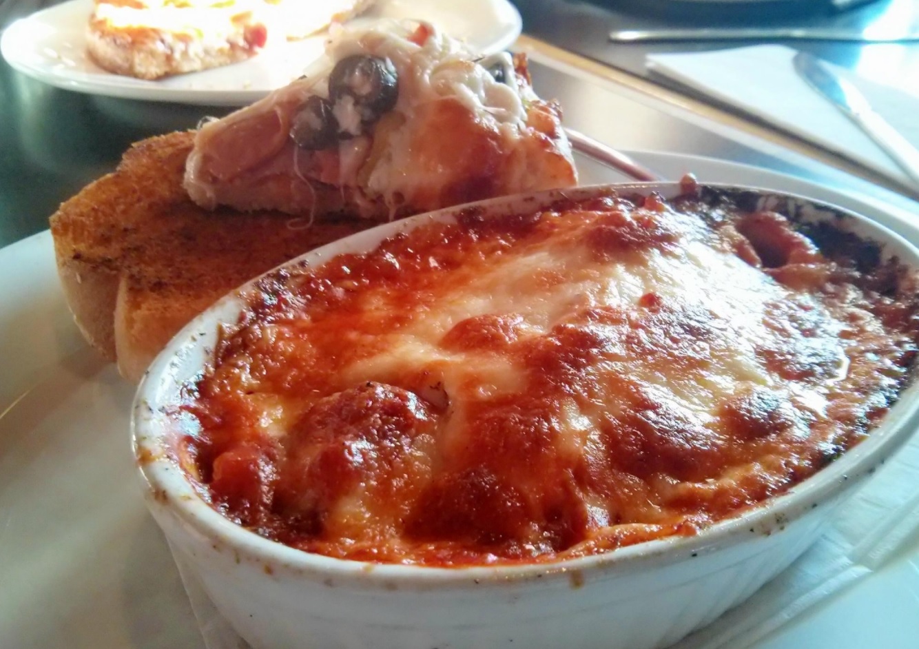 Pizza Delivery DaddyO's Pizza & Ribs Ltd.