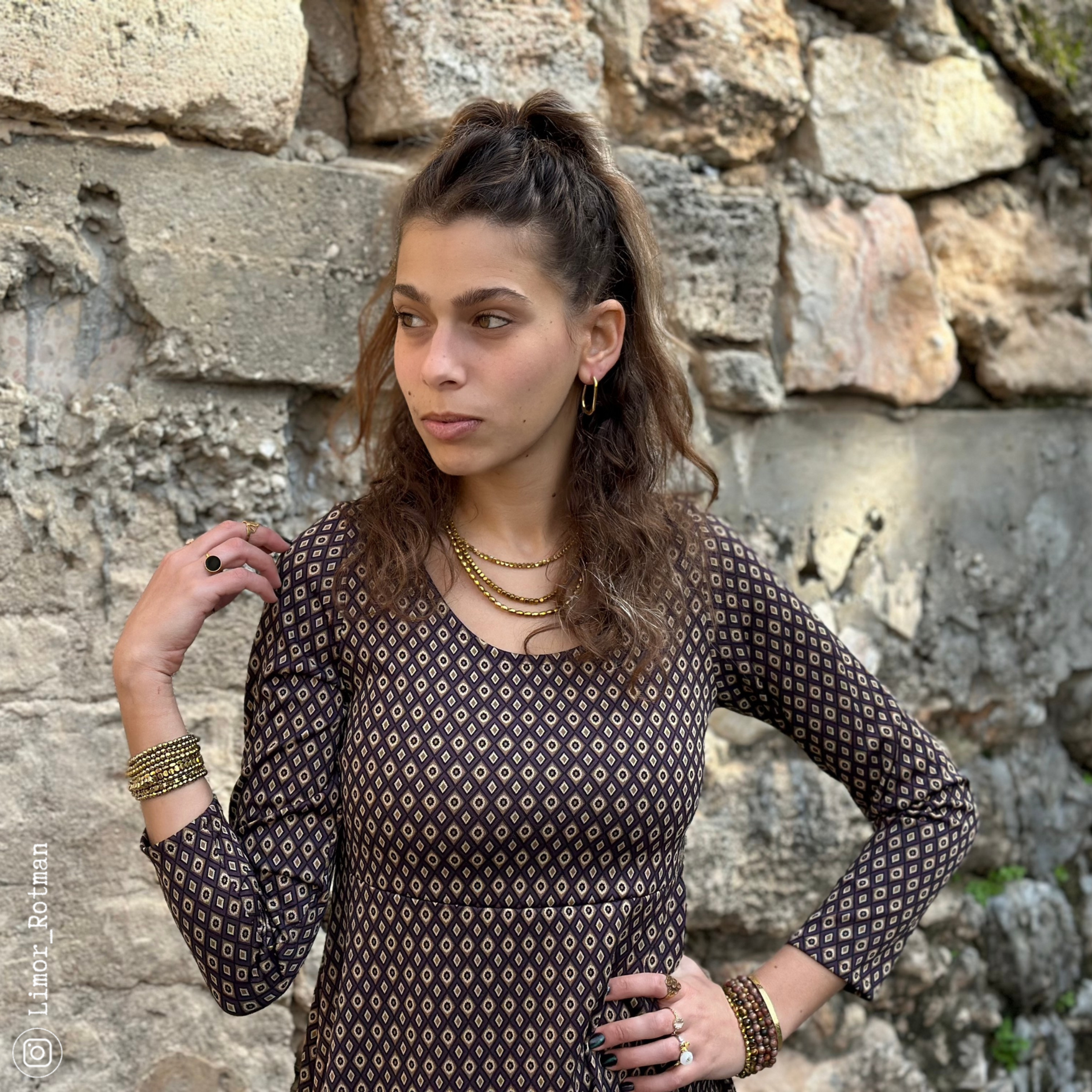 שמלת ״אמיליה״- סגול בז׳ מעויינים