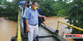 Alcalde de Florencia recorre desde temprano barrios afectados por las lluvias
