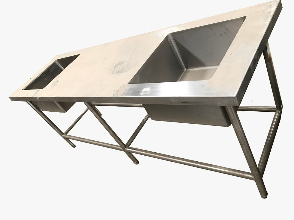 Mesa en isla con doble tarja. 2300 x 700 x 900