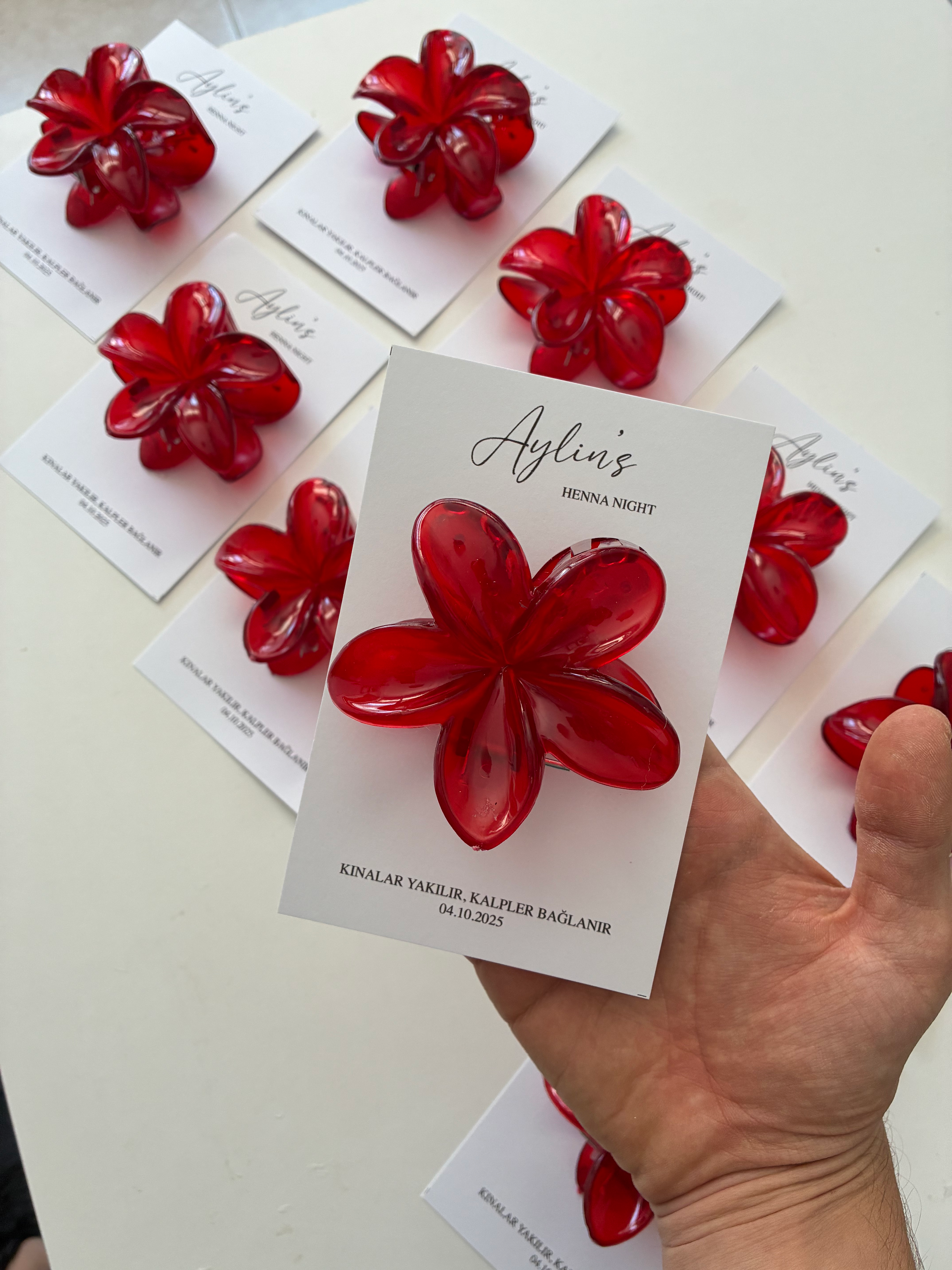 Kırmızı 8cm Kartlı Lotus Toka Kına Hediyeliği