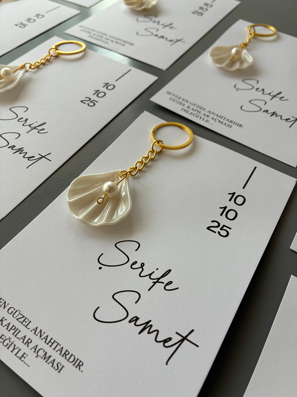 Küçük resim: İstiridye Anahtarlık Kartlı Kına Söz Nişan ve Nikah Hediyeliği