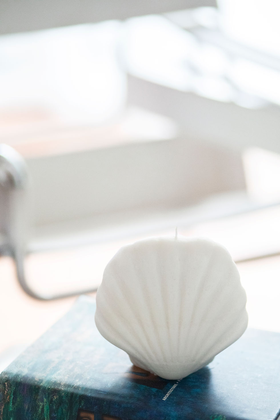 Thumbnail: Handpoured large shell candle