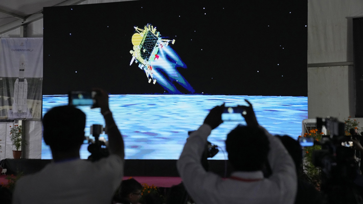 Misión espacial de India llega con éxito a la Luna: Es el cuarto país que alcanza el satélite natura