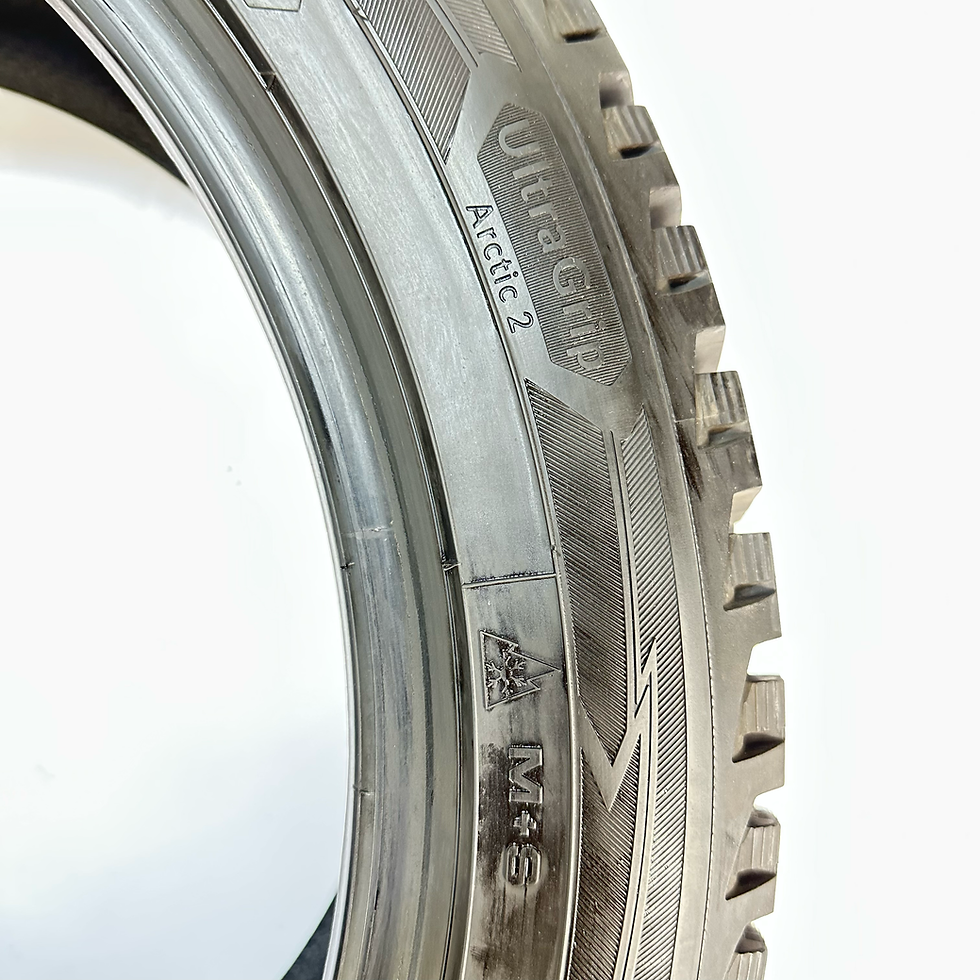 Miniaturbild: 2x 245/45 R19 102T GOODYEAR DOT2022 Profil 9,8-9 mm Ultra Grip Arctic2