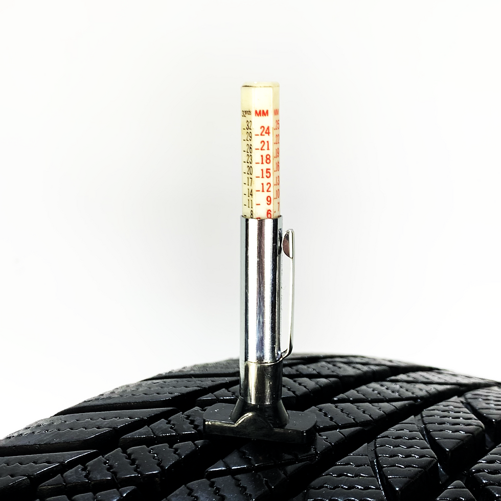 Miniaturbild: 1x 205/60 R16 92H Bridgestone DOT2020 Profil 6 mm Blizzak LM001